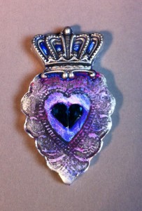crowned heart tile